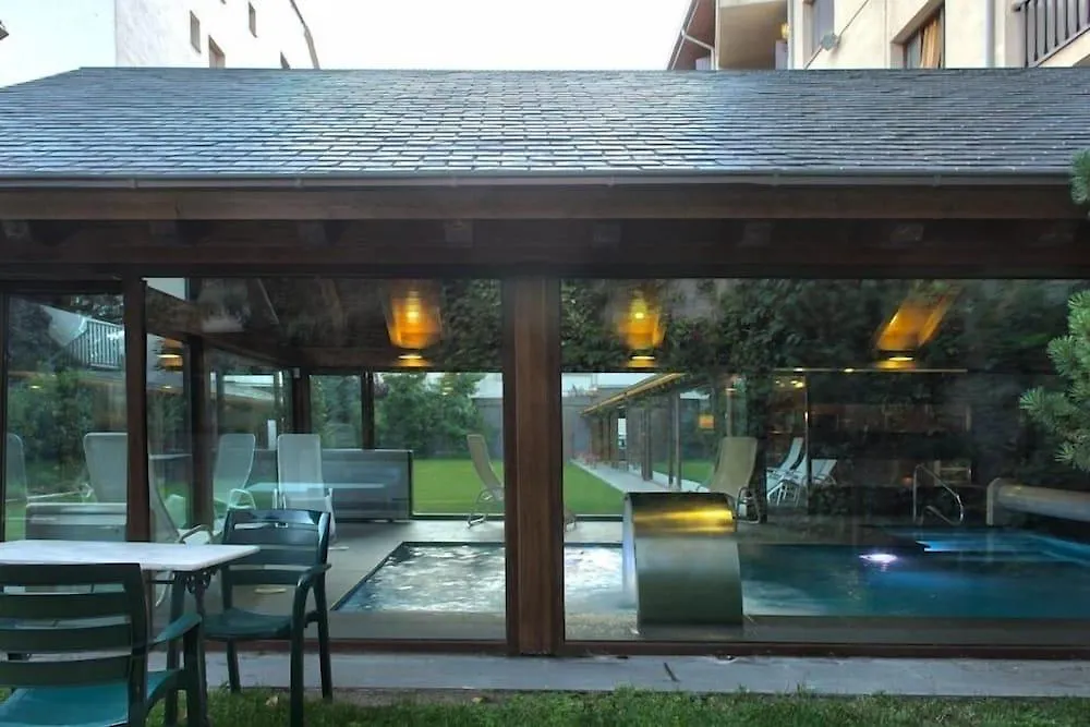 Apartamentos Pessets Adelaida Spain